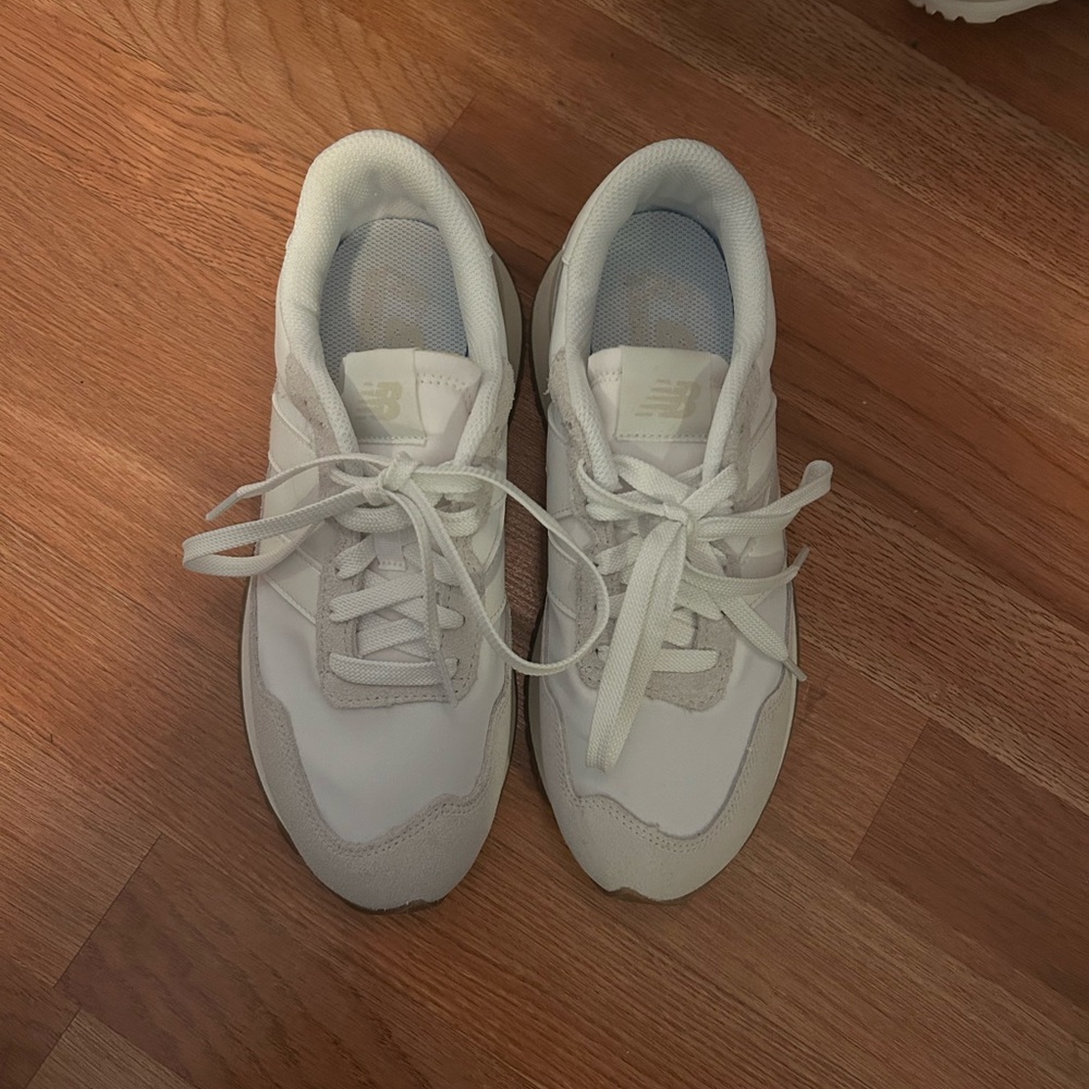 New Balance 237 Suede Sneaker Shoes Nimbus Cloud White Women's 8